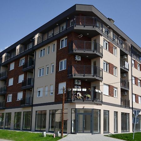 Crown Apartment 3 苏博蒂察 外观 照片